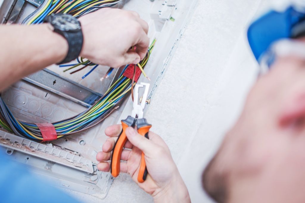 electrician-commercial-mississauga-1