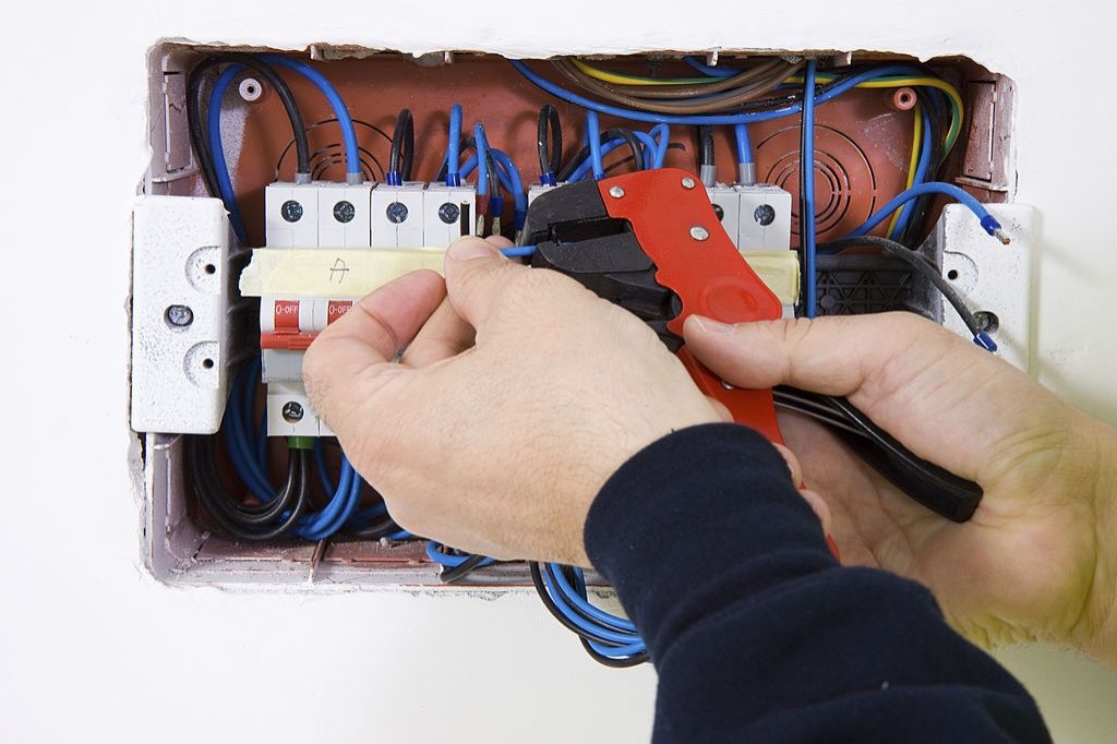 electrician-mississauga-1